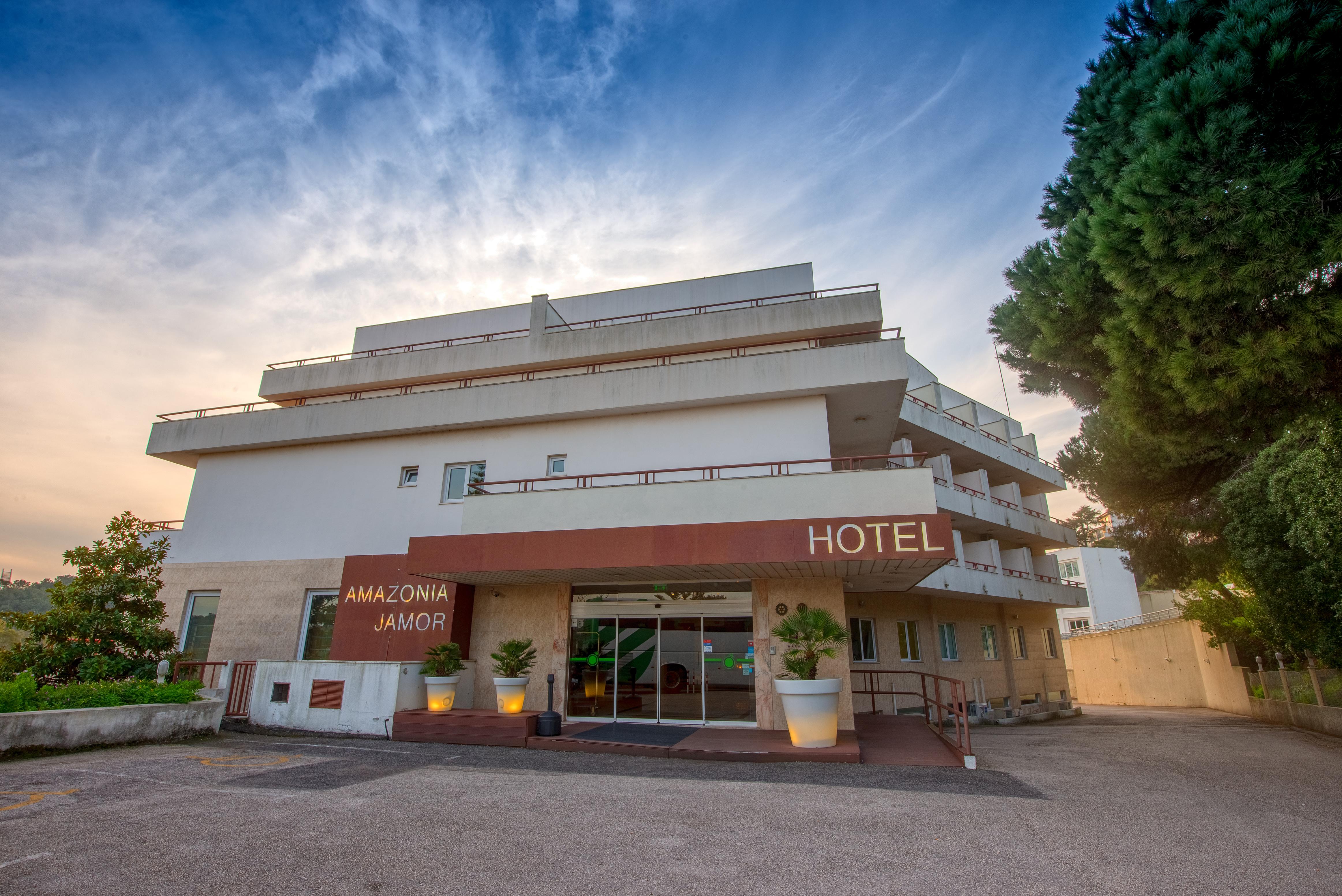 อมาโซเนีย ชามอร์ โฮเต็ล Hotel Linda-a-Pastora ภายนอก รูปภาพ